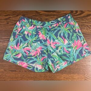 EUC- Lilly Pulitzer Shorts, Size Medium, 5” Inseam.
